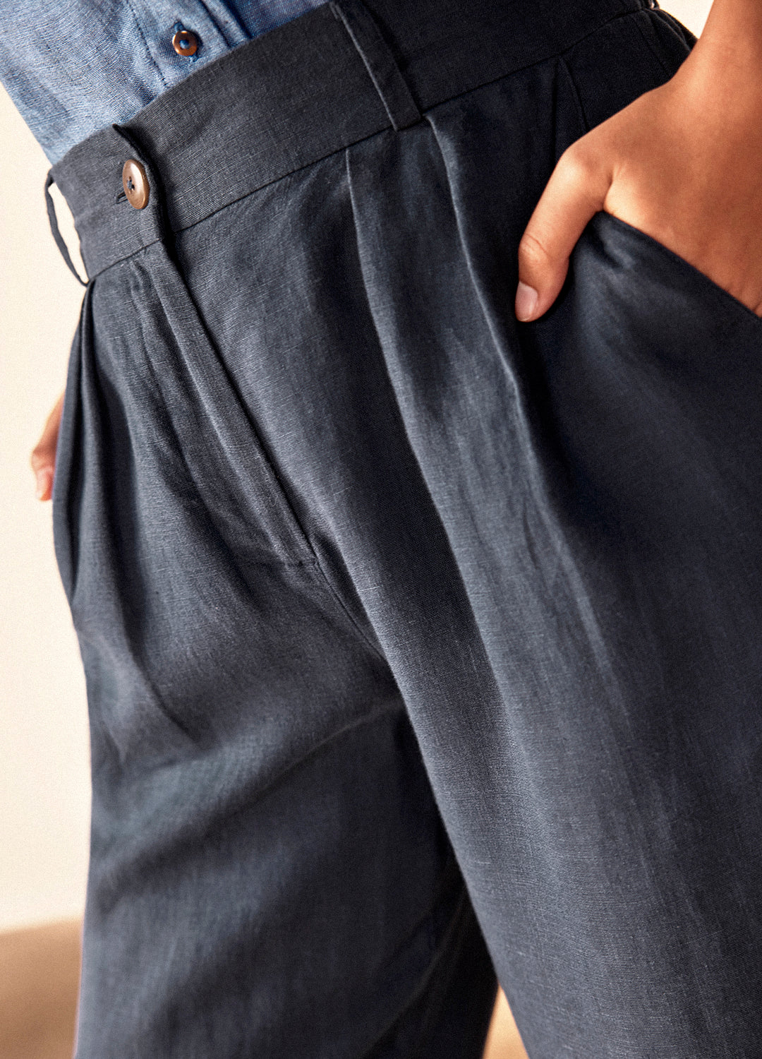 Malini Linen Pants In Navy