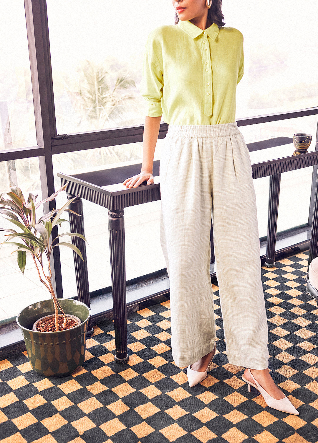 Sadhana Linen Pants In Beige